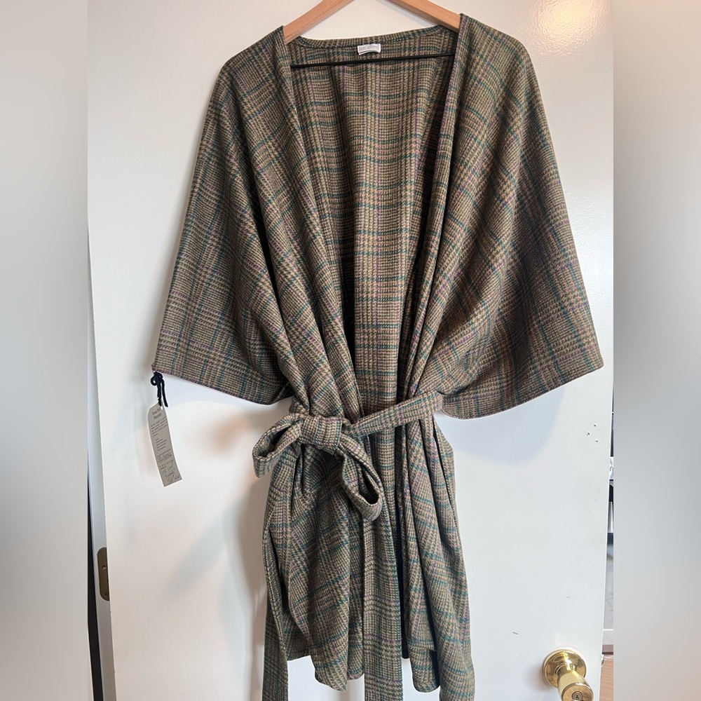 Texas Body Hangings 100% wool glen plaid shawl with matching belt NWT